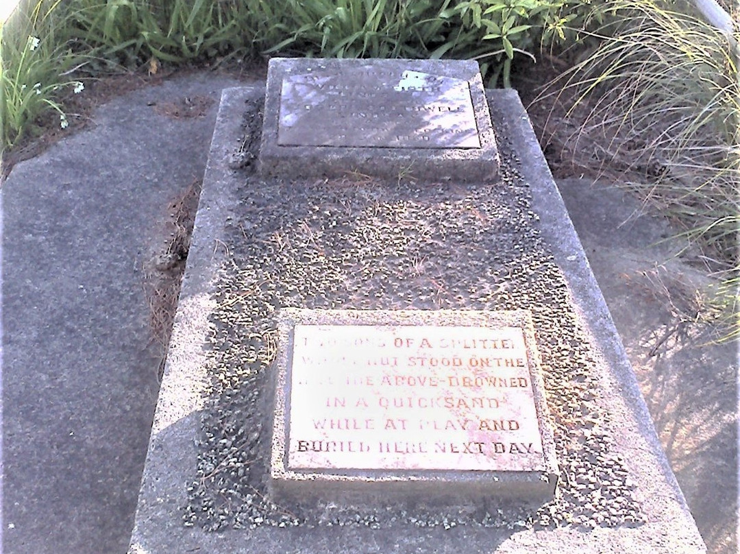 The Splitters Grave-洛恩必去景点