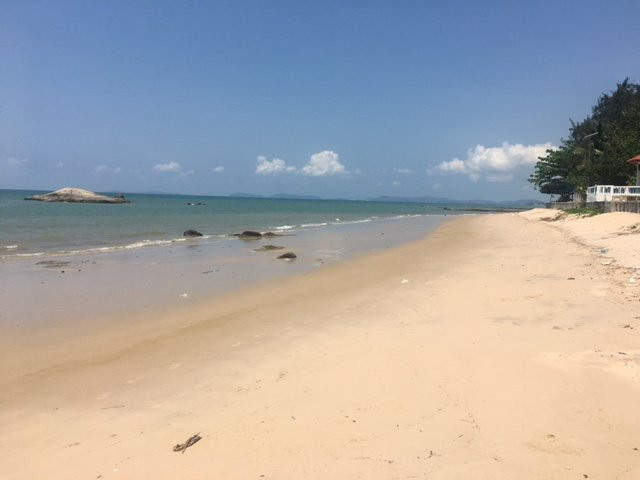 Nam Rin Beach景点图片