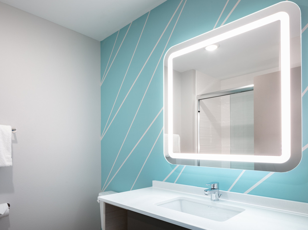 avid Hotels Roseville - Minneapolis North by IHG主图