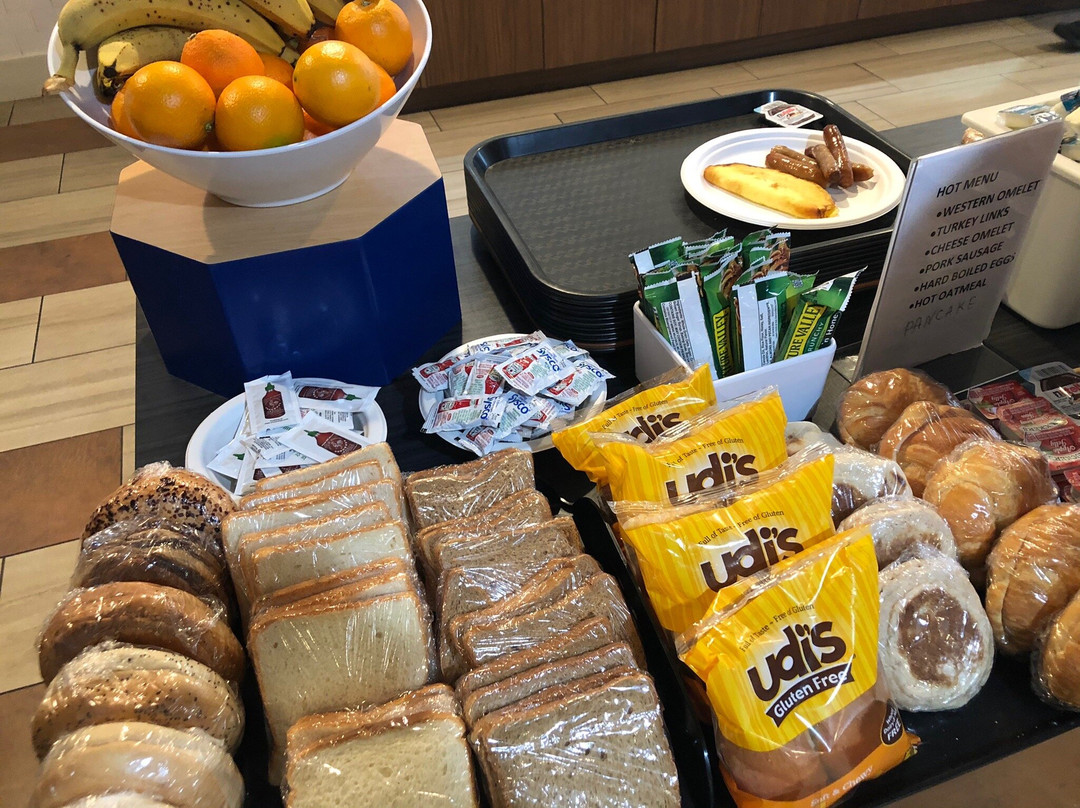 Holiday Inn Express & Suites Lincoln East - White Mountains By IHG主图