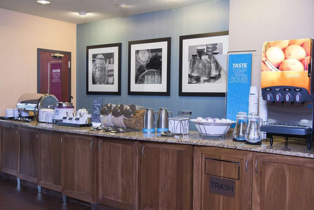 米德拉顿希尔顿恒庭酒店主图