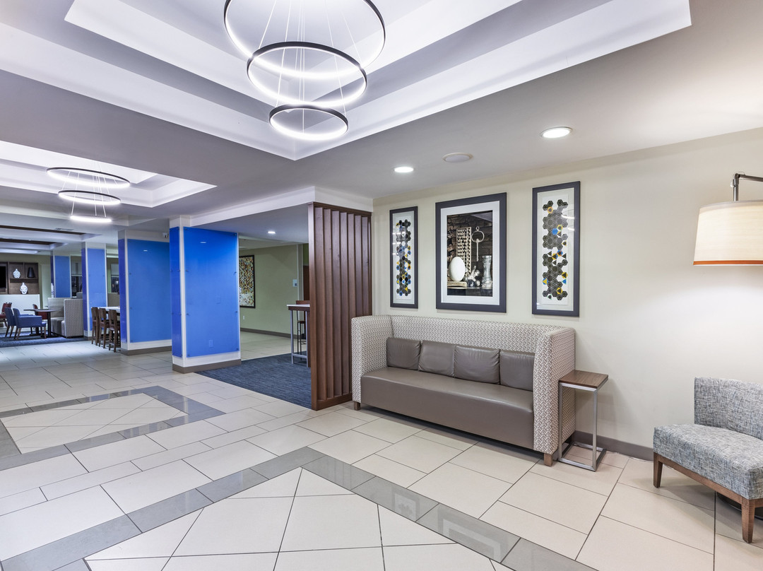 Holiday Inn Express & Suites Pryor By IHG主图