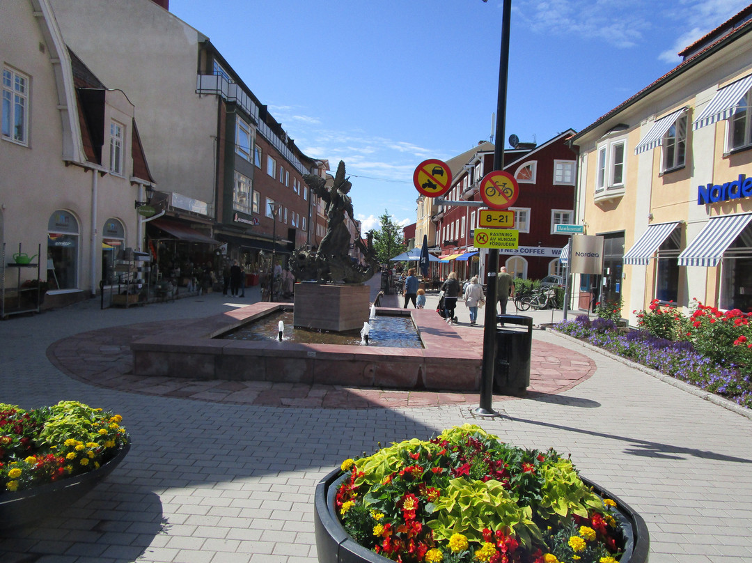 Statyn ''s:t Mikael Och Draken''