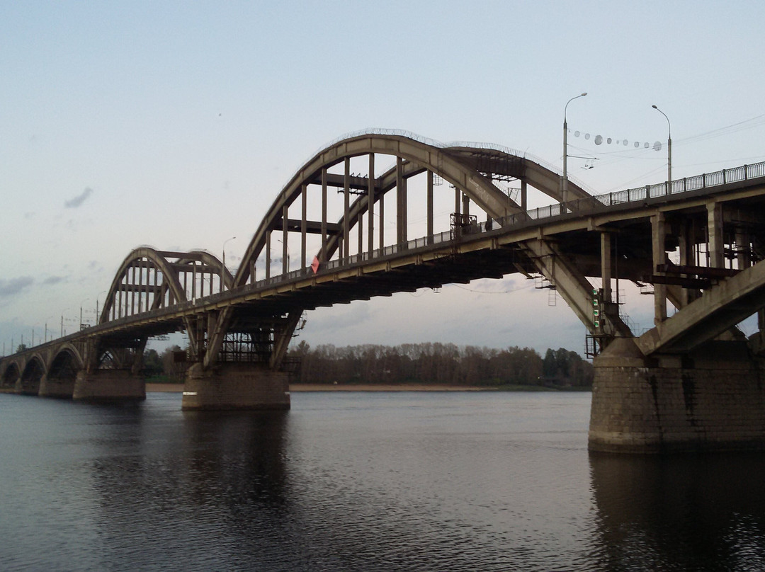 Rybinskiy Bridge景点图片