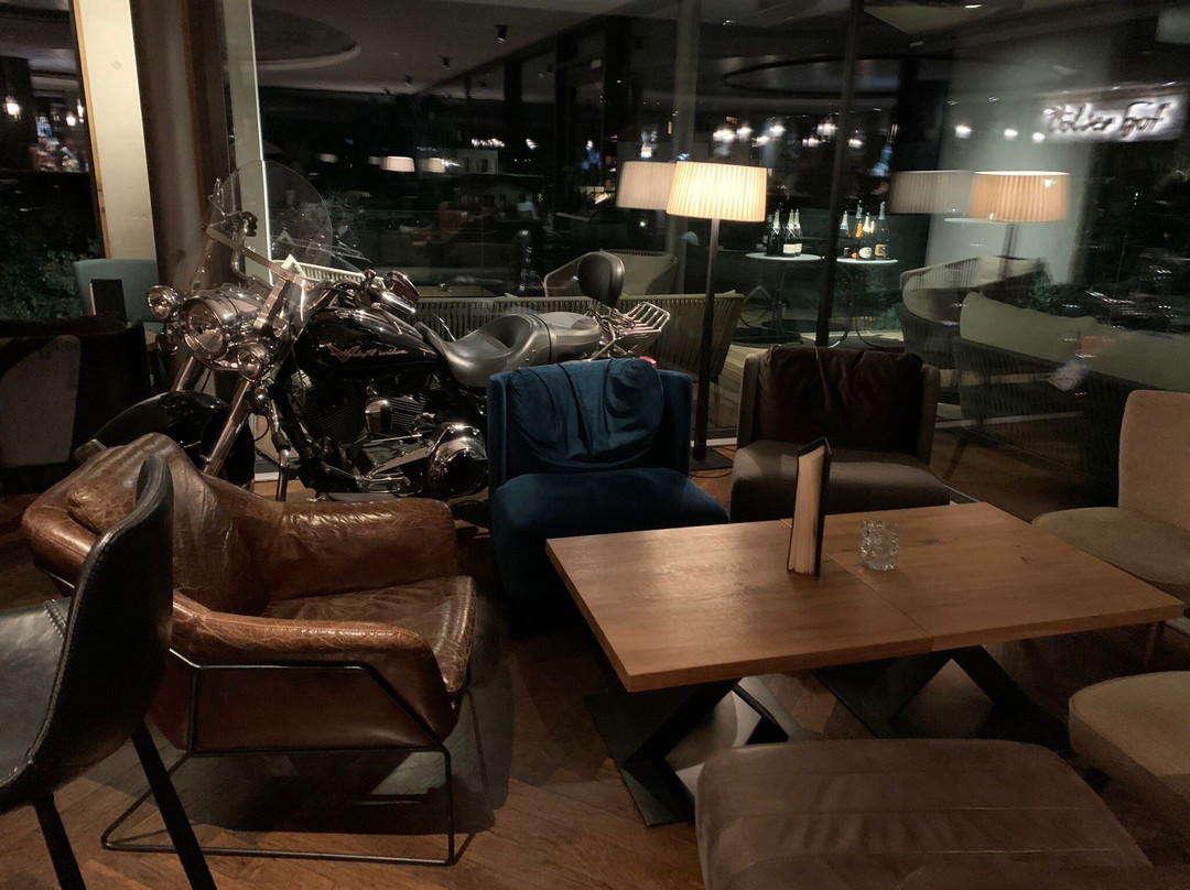 Daniel's Bar & Lounge景点图片