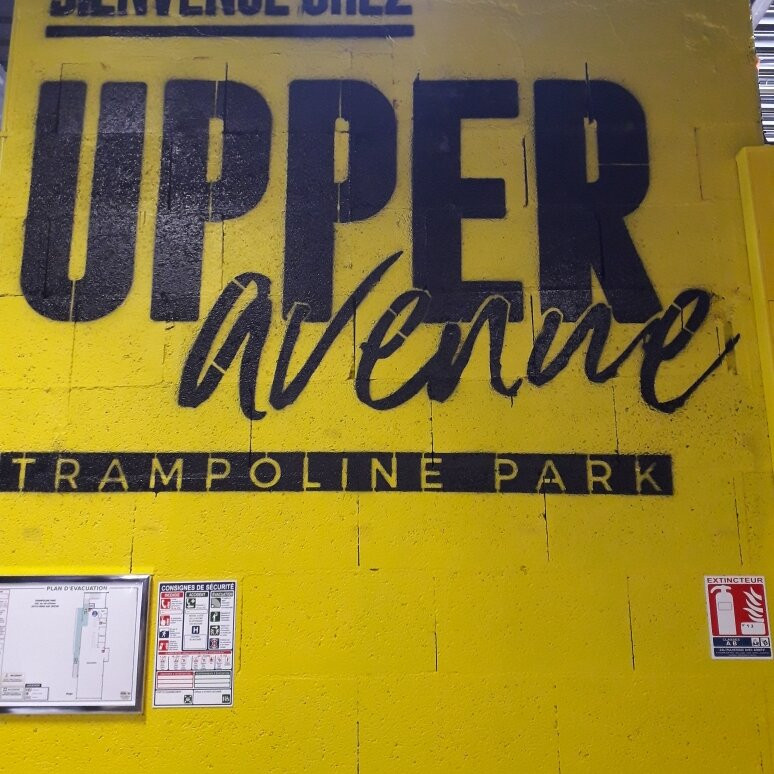 Upper Avenue景点图片