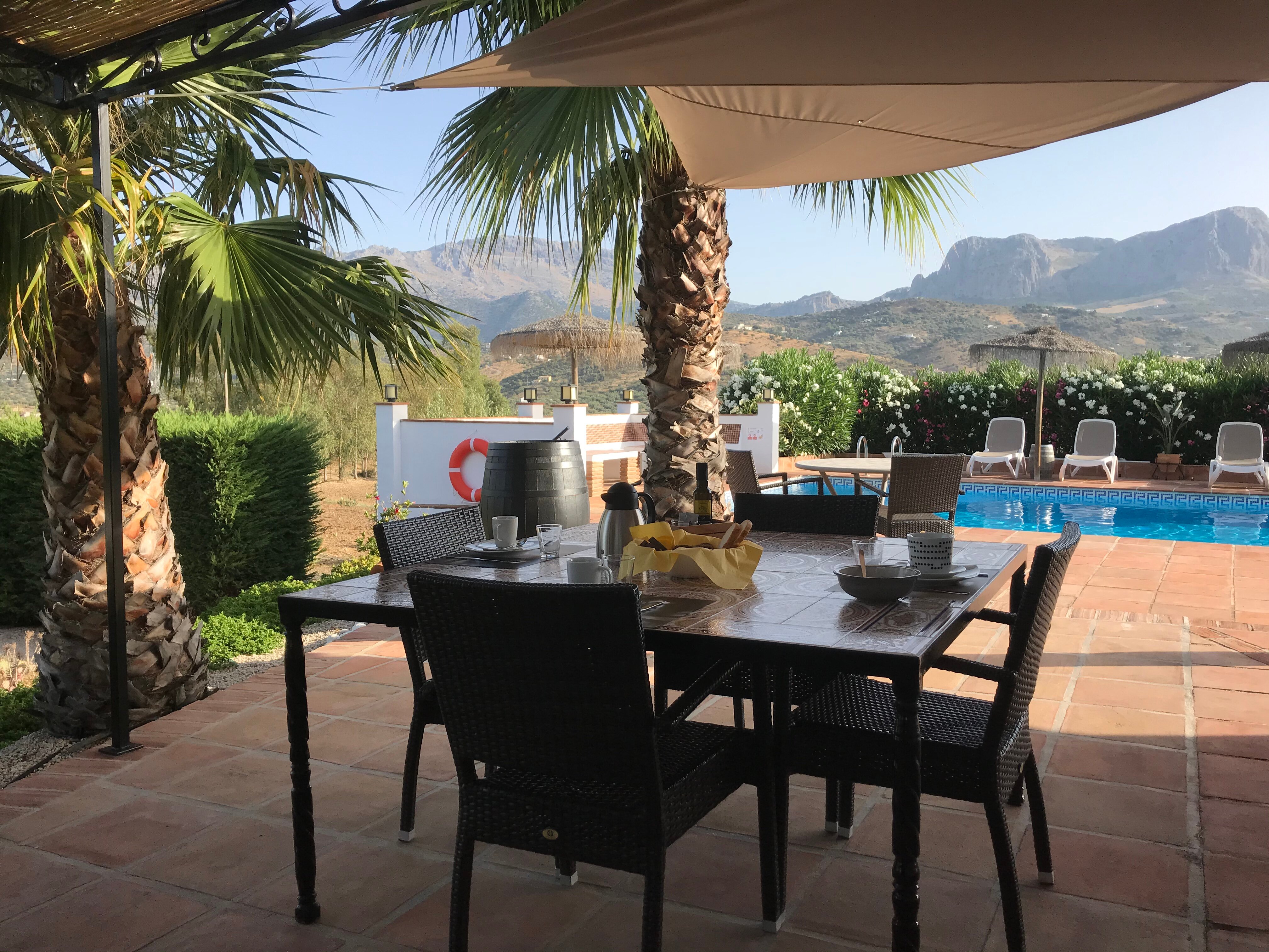 B&b Hacienda Riogordo-餐饮