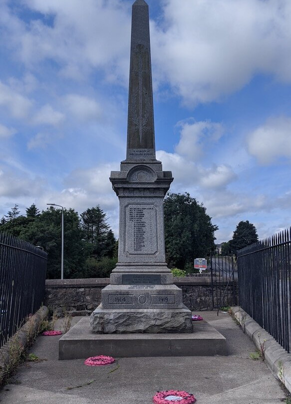 Longcroft War Memorial-Longcroft必去景点