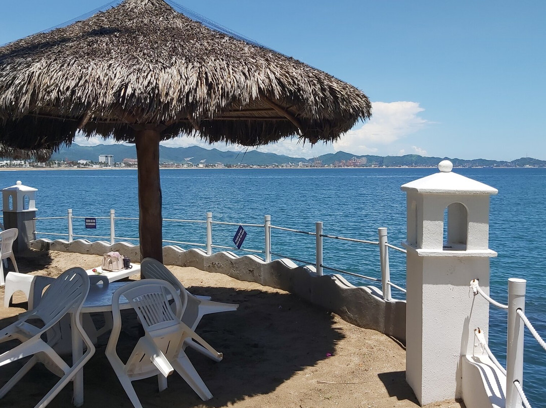 Dolphin Cove Inn主图