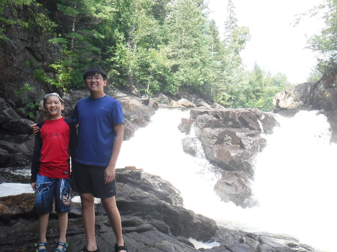 Oxtongue River-Ragged Falls Provincial Park景点图片