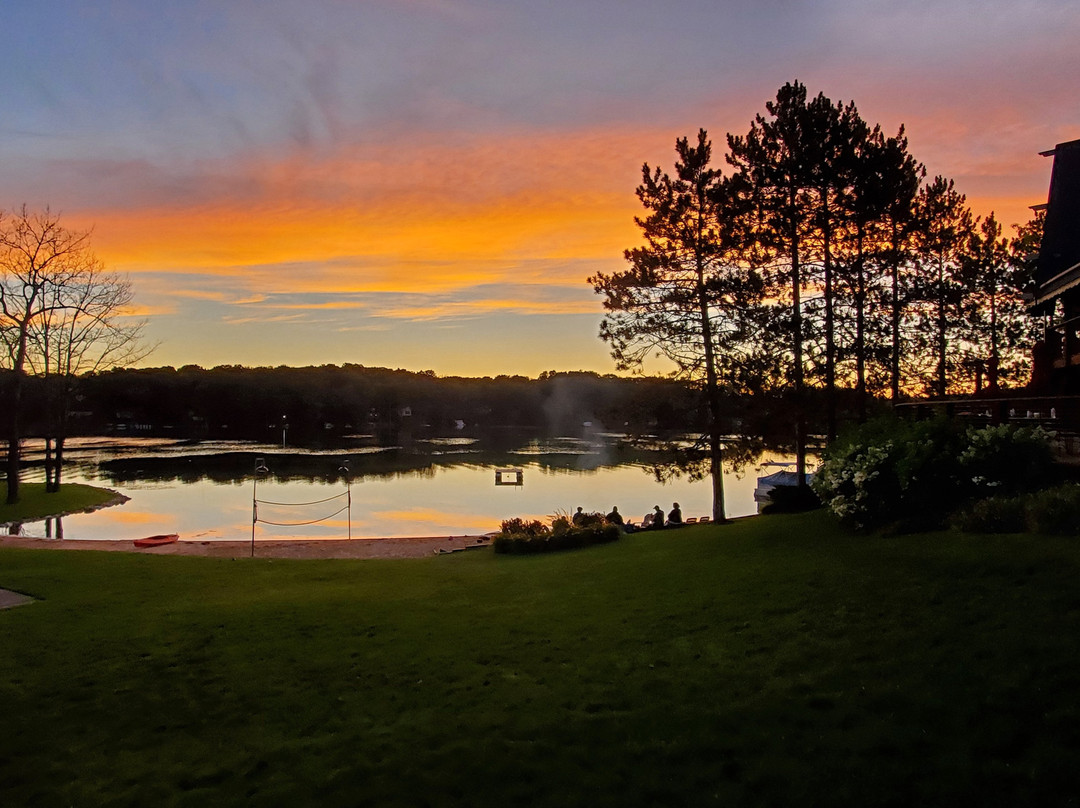 Sojourn Lakeside Resort主图