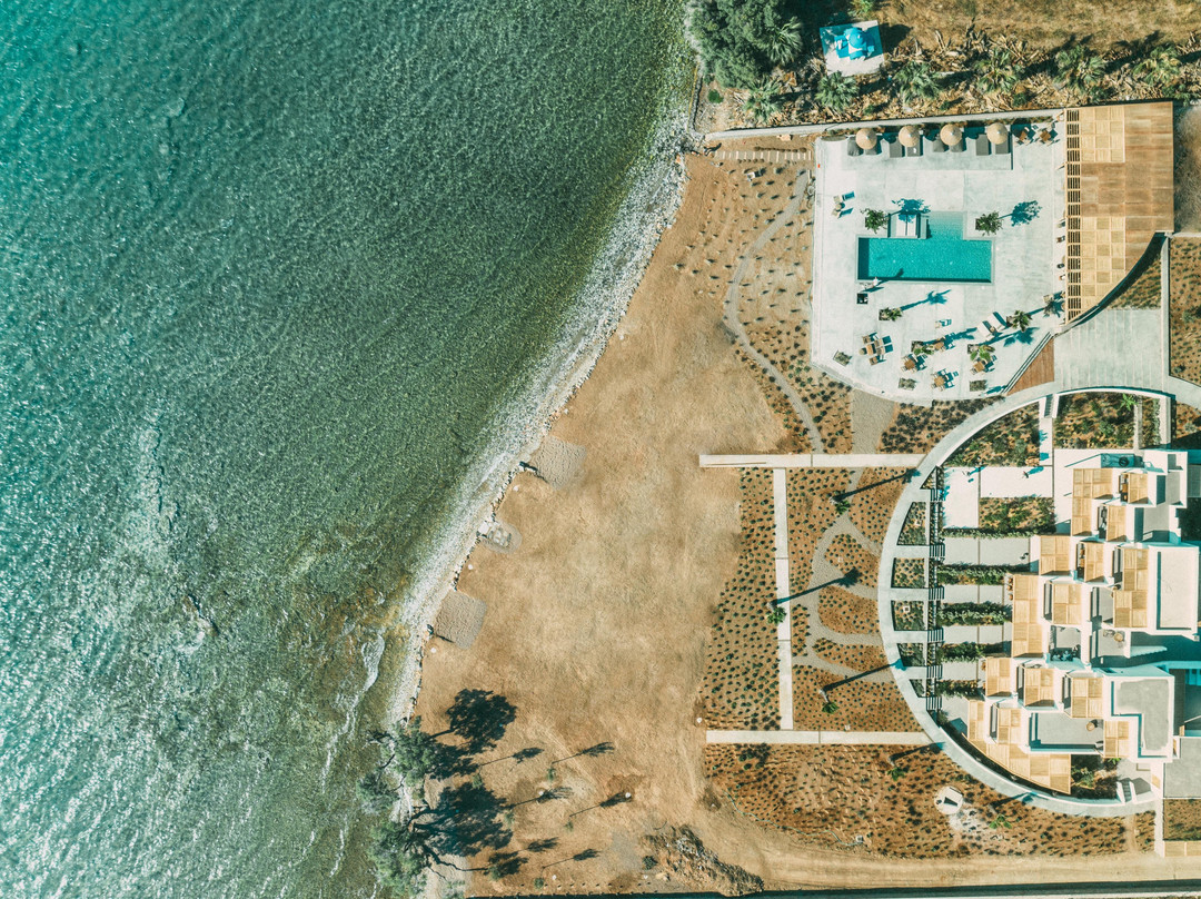 Seesoo Paros Beachfront Resort主图