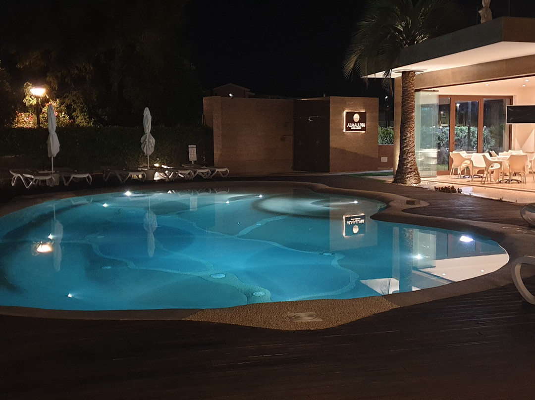 Almaluna Hotel & Resort主图