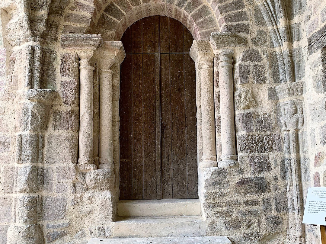 Abbaye de Saint-Amant-de-Boixe-Saint-Amant-de-Boixe必去景点