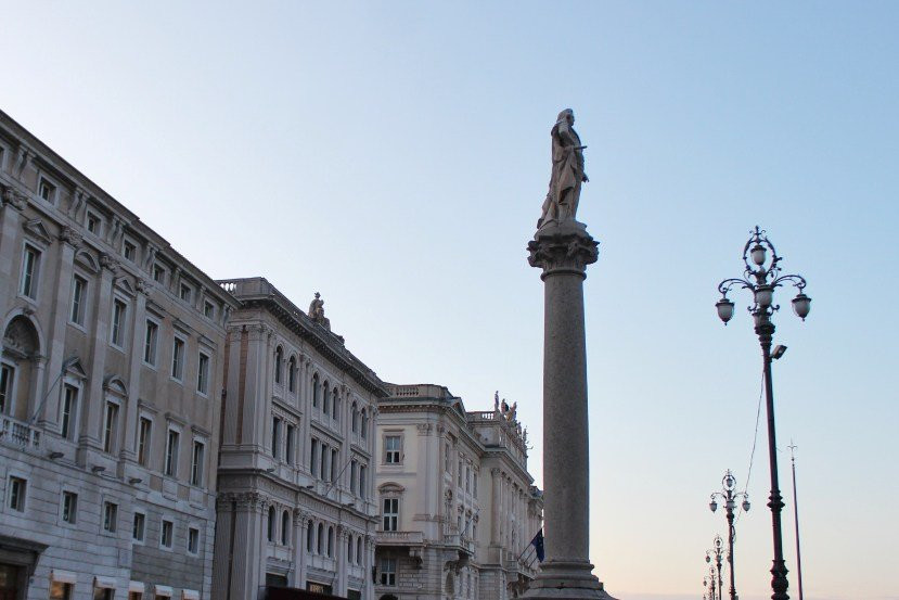 Colonna di Carlo VI di Trieste景点图片