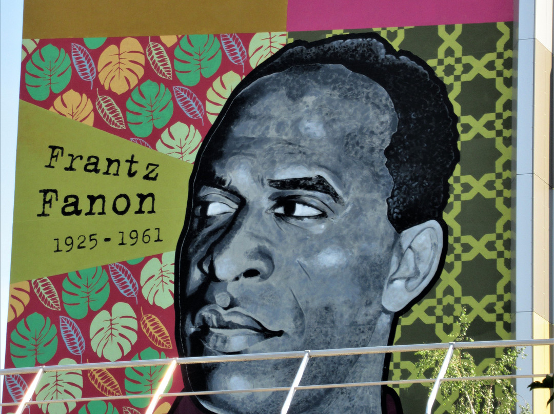 Fresque "frantz Fanon"-蒙特勒伊必去景点