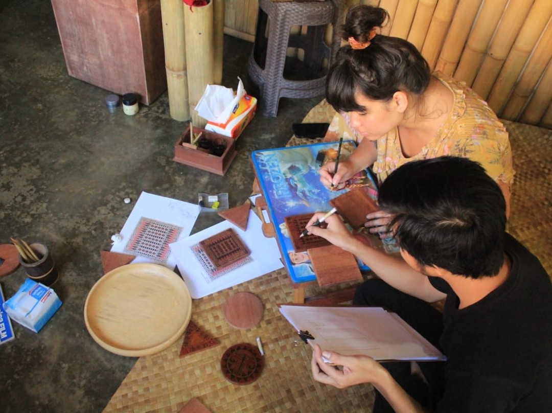 Lombok Wood Painting Community-龙目岛必去景点