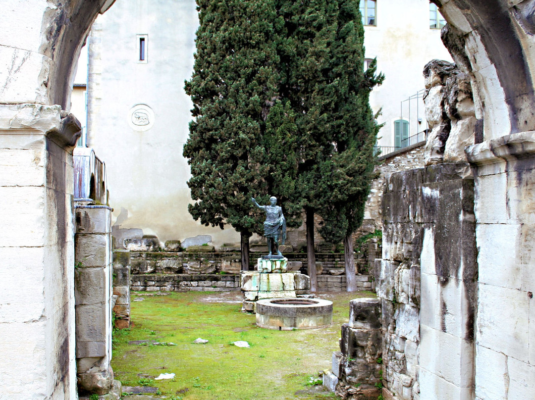 La Porte Auguste-尼姆必去景点