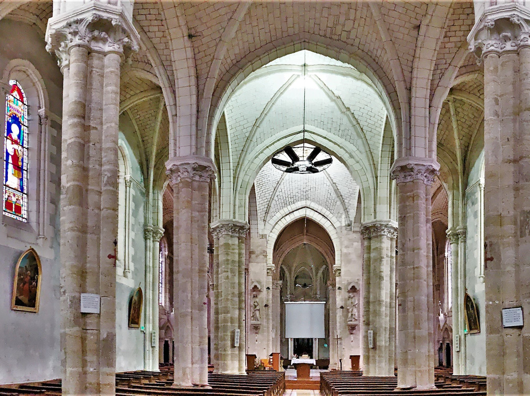 Église Saint-Simplicien-Martigne-Briand必去景点
