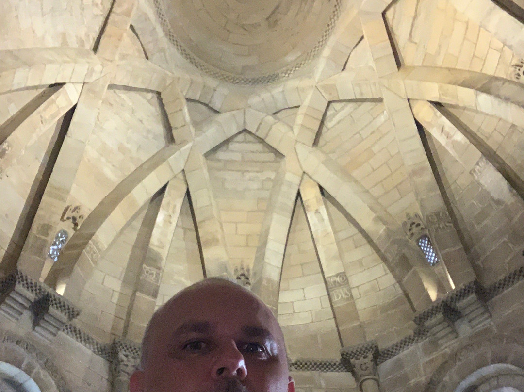 Iglesia Octognal del Santo Sepulcro-Torres del Rio必去景点