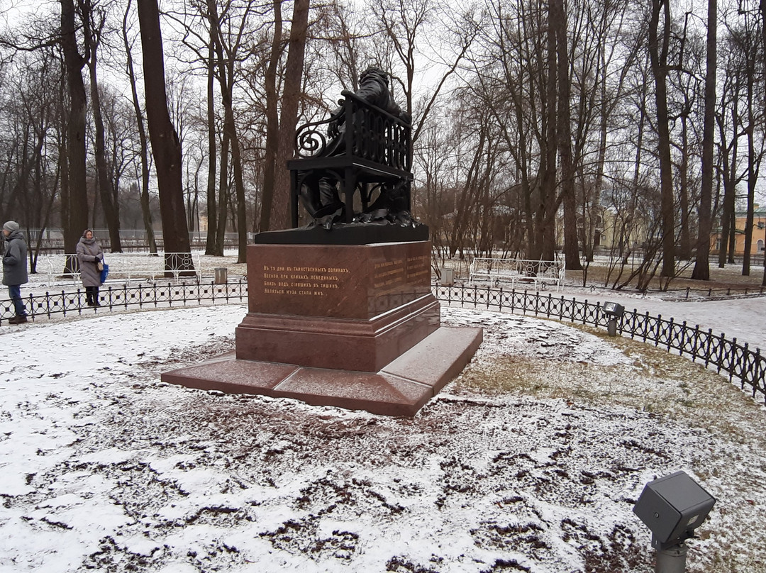 Monument to Pushkin-Lyceum Student-普希金必去景点