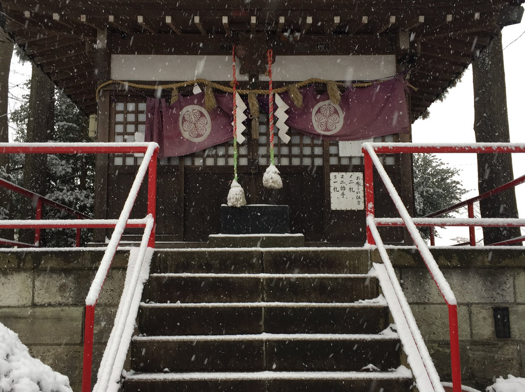 Momijiyama Nanae Inari Shrine景点图片