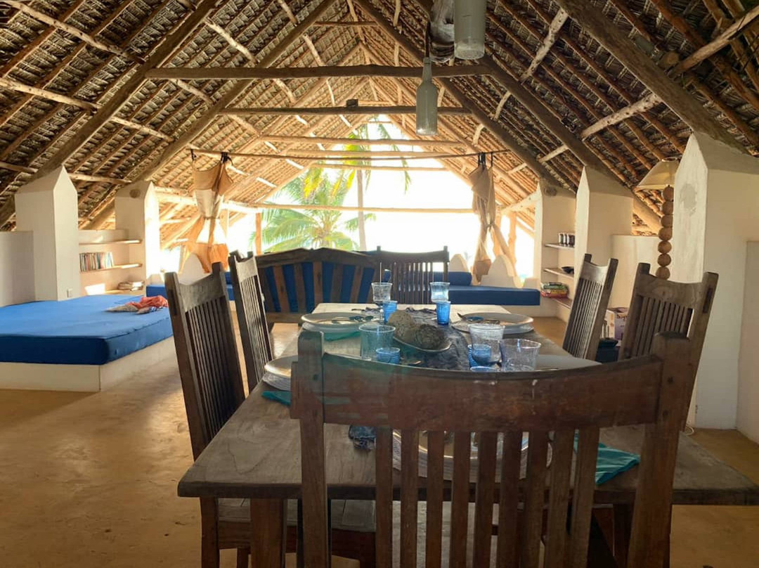 Beach House Michamvi主图