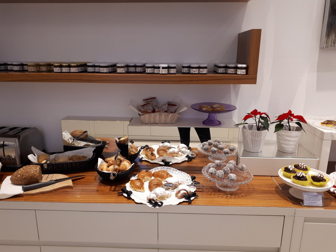 卡德国际酒店主图