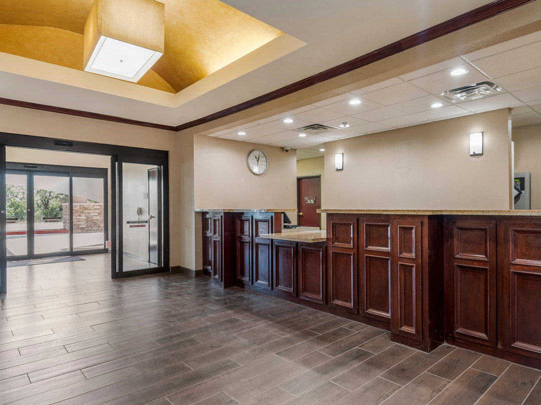 Comfort Inn & Suites主图