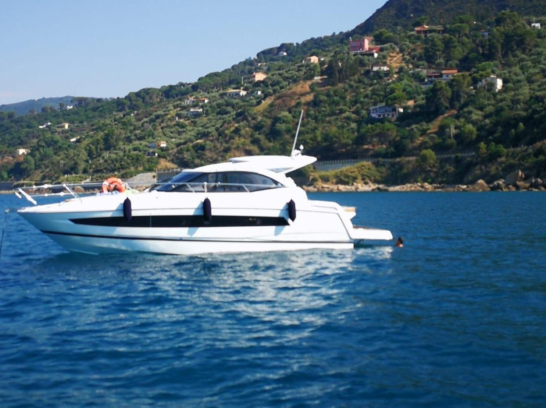 Cefalù Charter Boat Rivage-切法卢必去景点