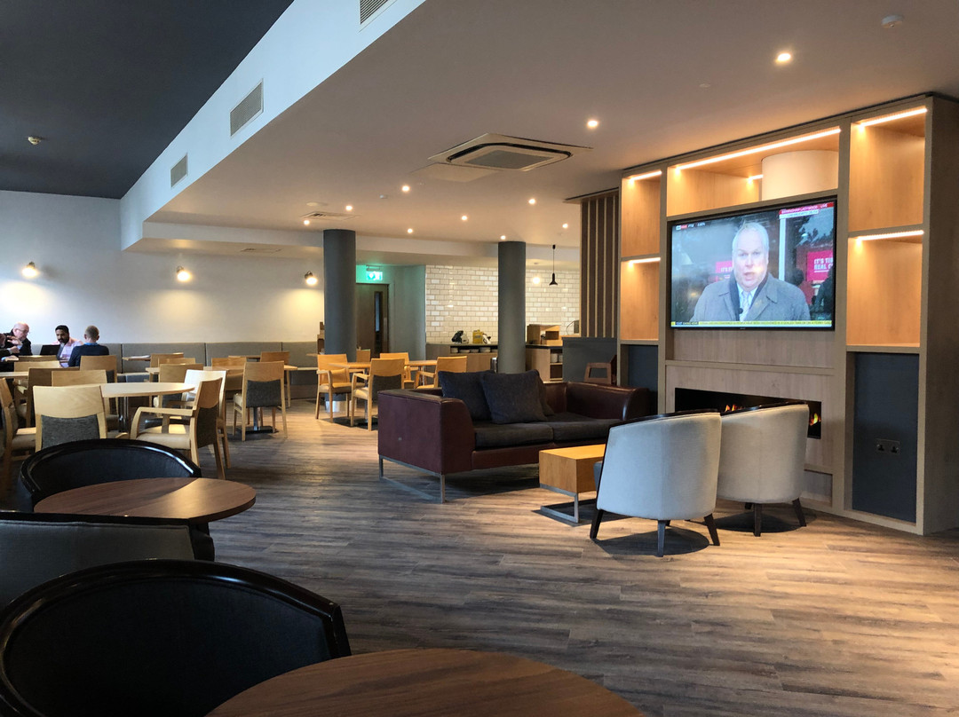 Holiday Inn Express Cheltenham Town Centre By IHG主图