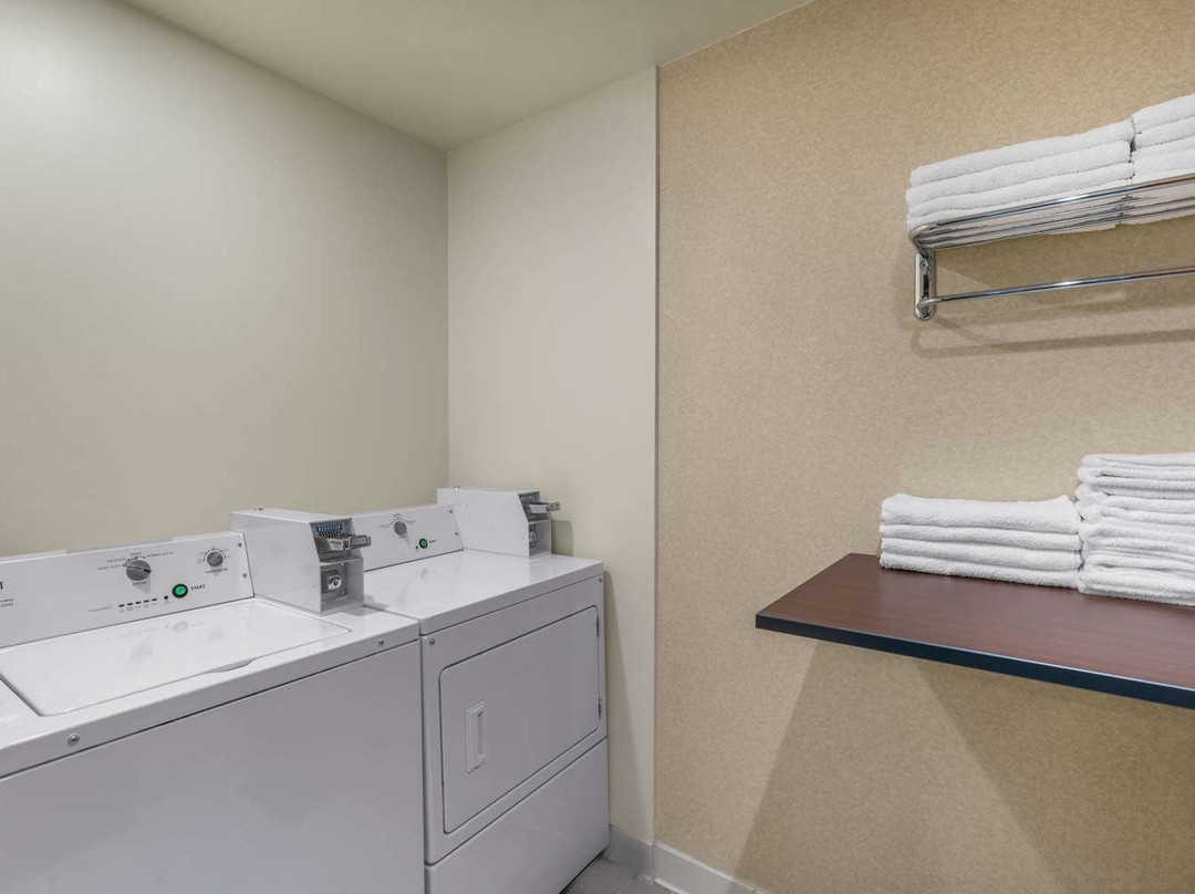 萨利达贝蒙特套房酒店主图