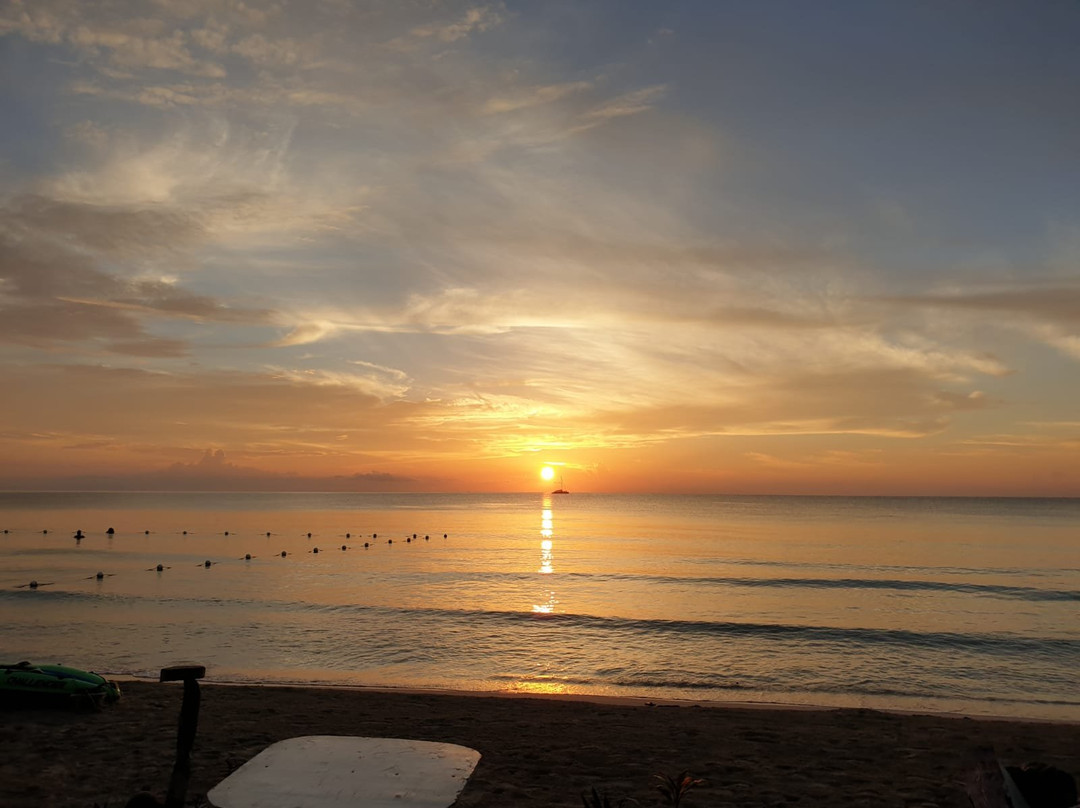 24 Hour HQ beach bar主图