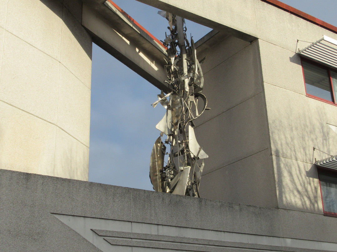 La Flamme de la Connaissance-Les Lilas必去景点