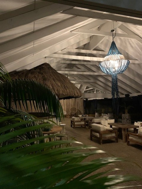 拜伦贵族度假村主图