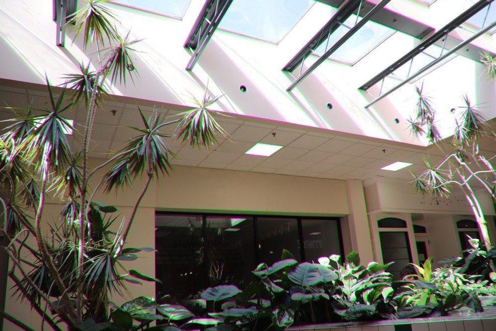 Holiday Village Mall-大瀑布市必去景点