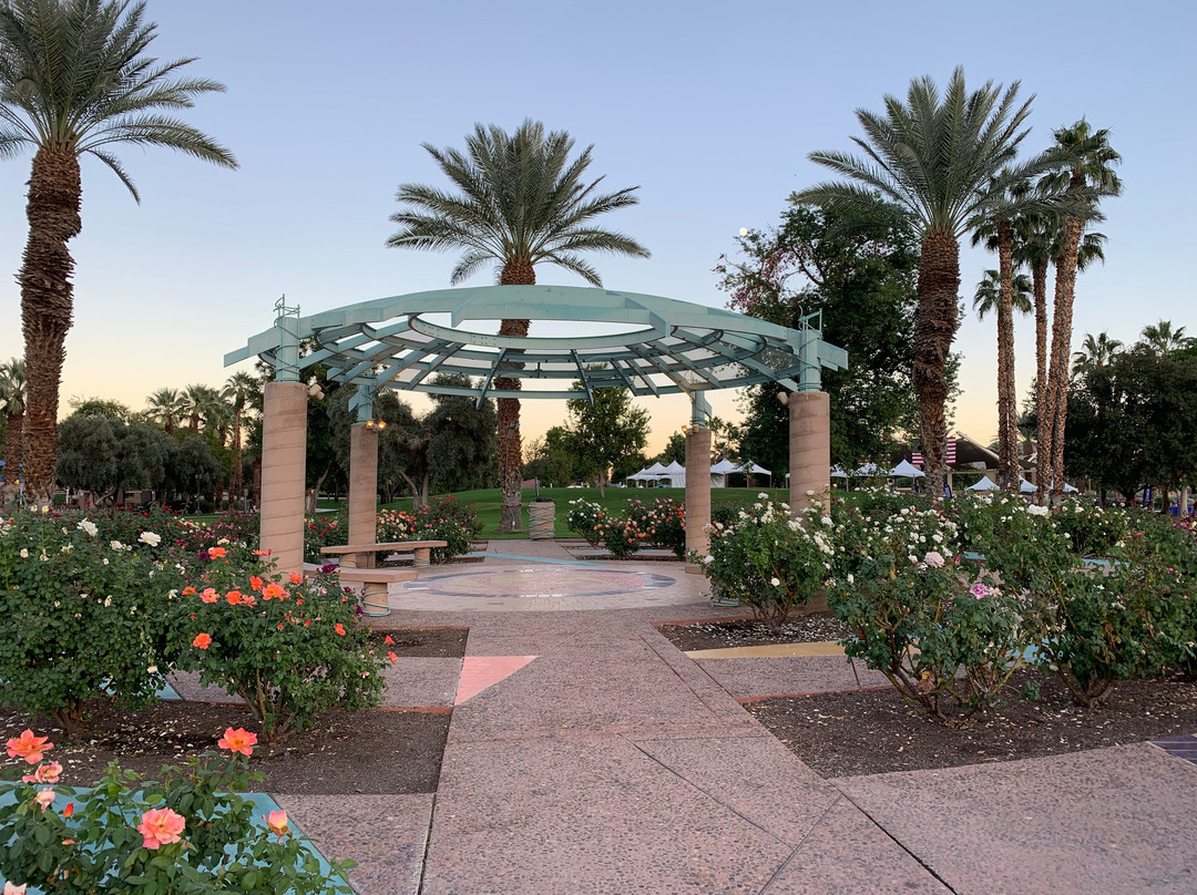 Civic Center Park-棕榈沙漠必去景点
