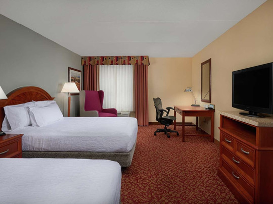 纽波特纽斯希尔顿花园酒店主图