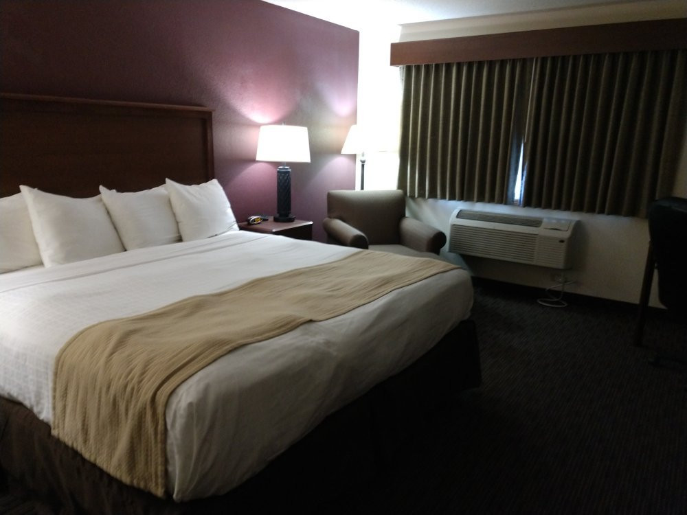 AmericInn by Wyndham Marshall主图