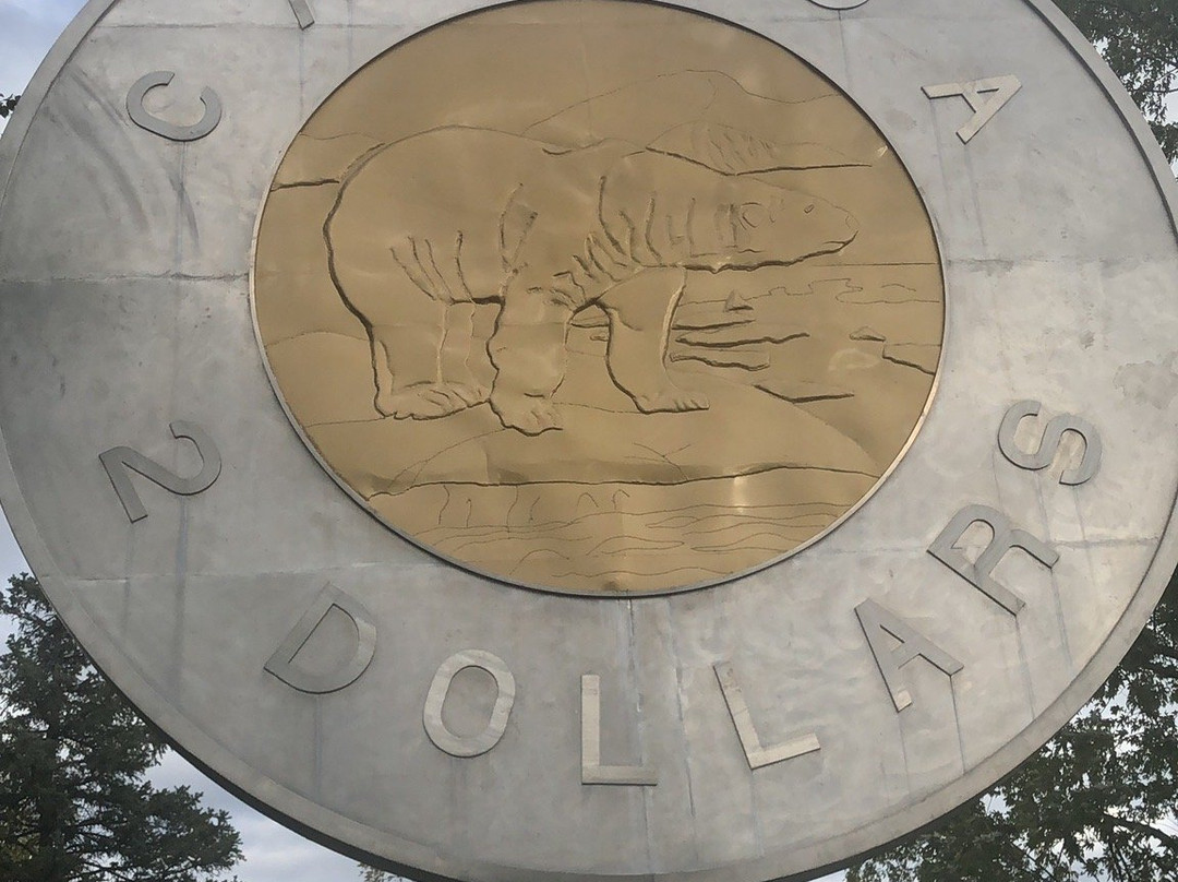 Toonie Monument景点图片