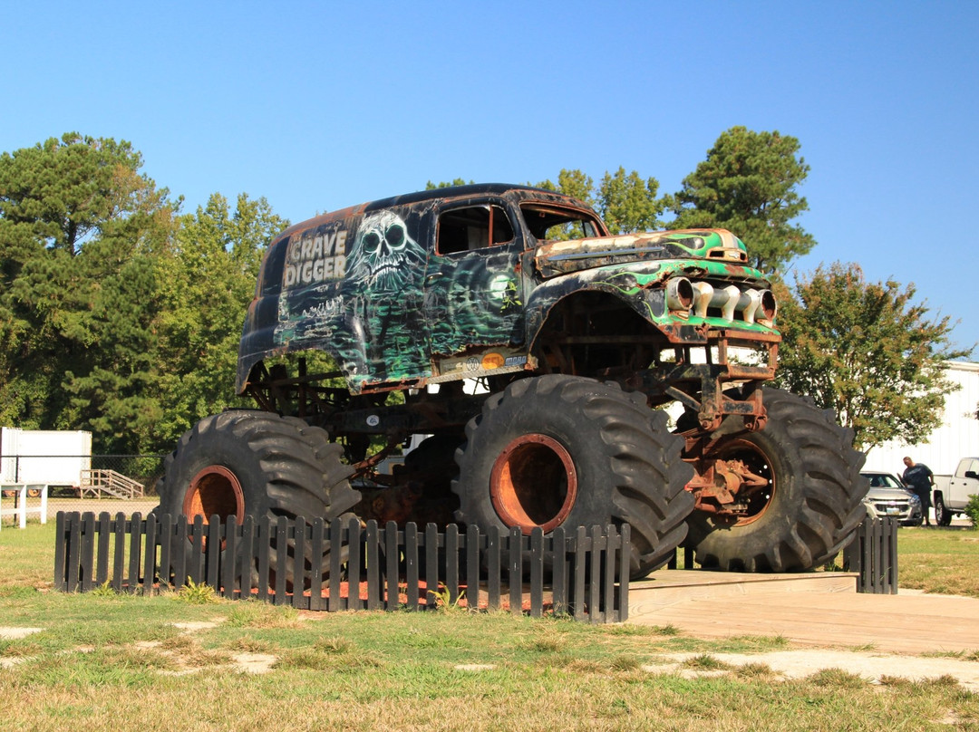 Grandy旅游景点-Grave Digger