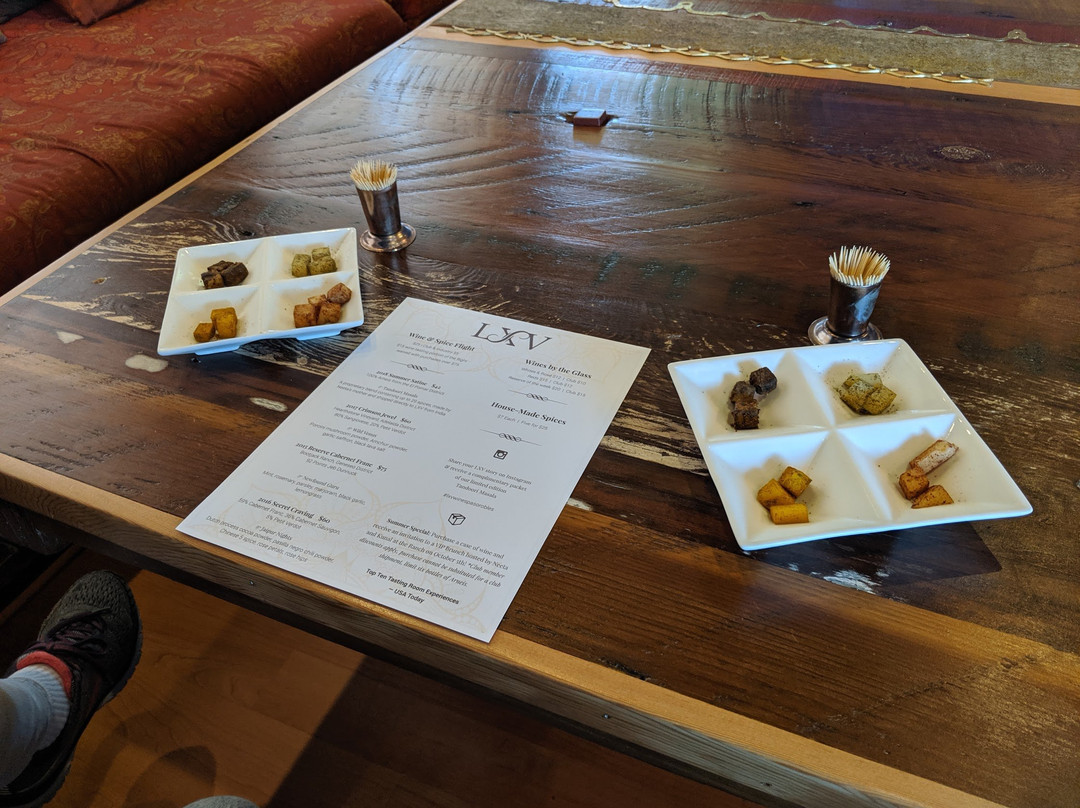 LXV Downtown Wine Tasting Room-帕索罗布尔斯必去景点