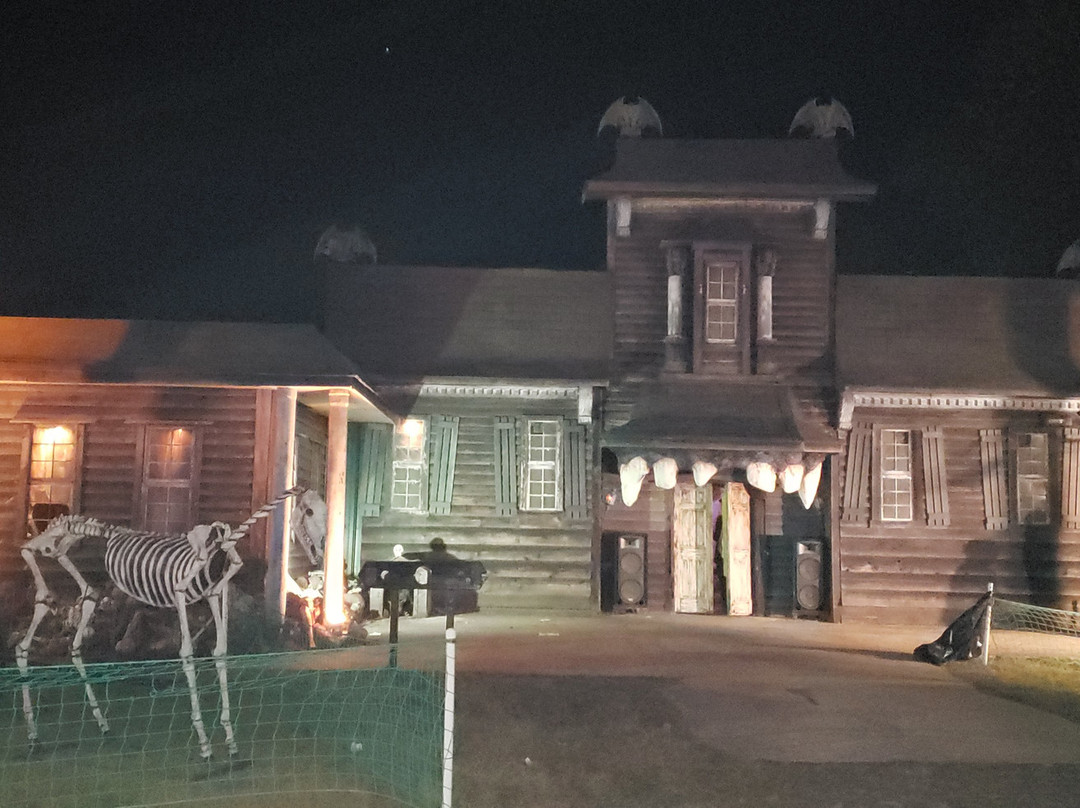Bates Motel and Haunted Hayride景点图片