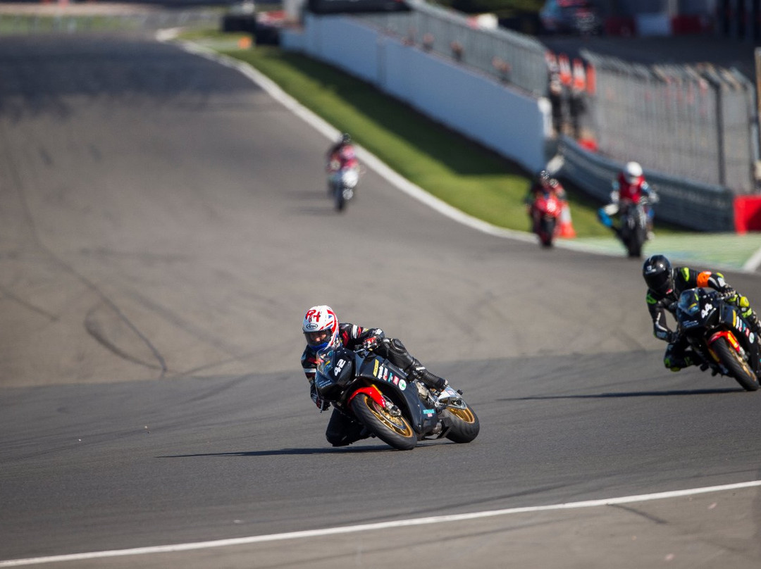 Honda Ron Haslam Race School-多宁顿城堡必去景点