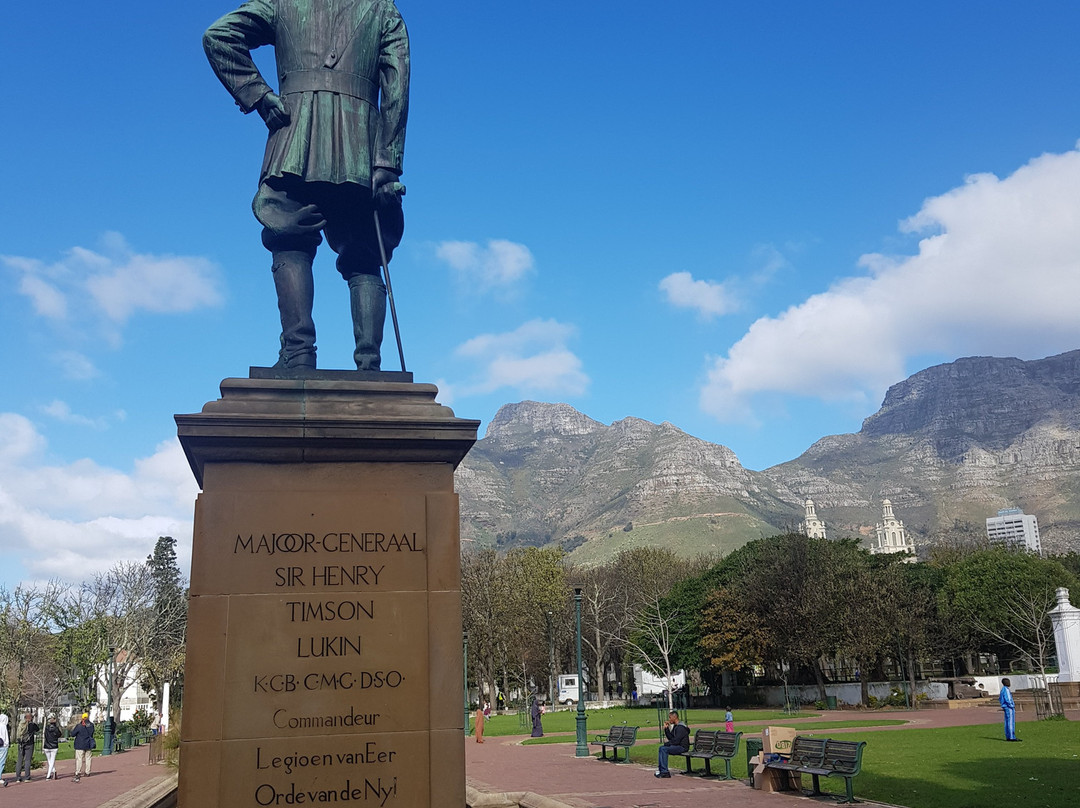 Delville Wood Memorial-Somerset East必去景点