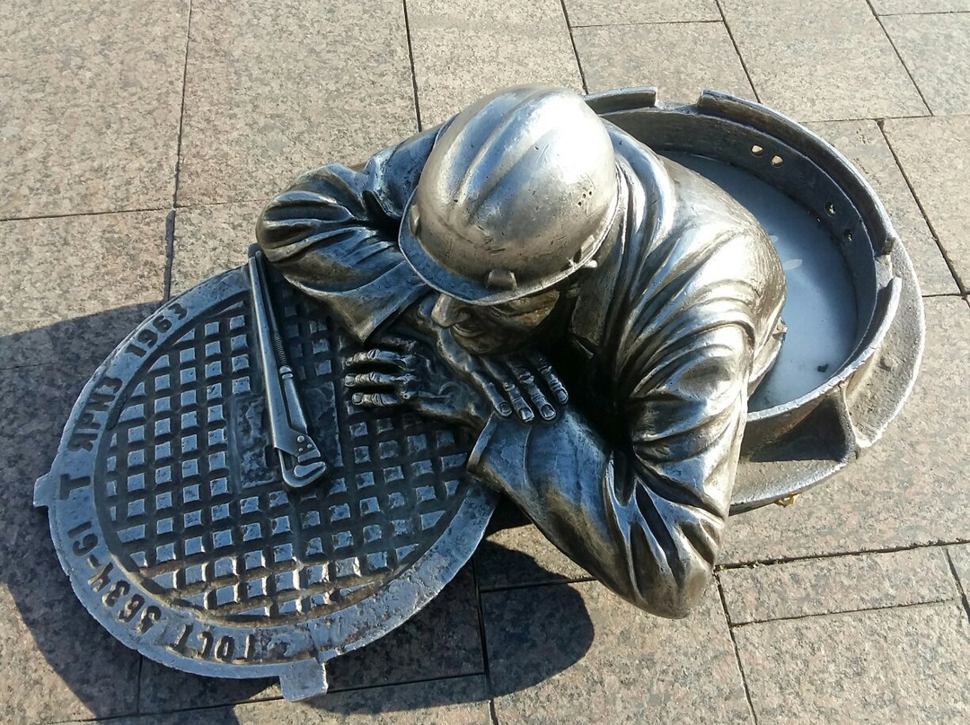 Monument to the Plumber Stepanych-鄂木斯克必去景点