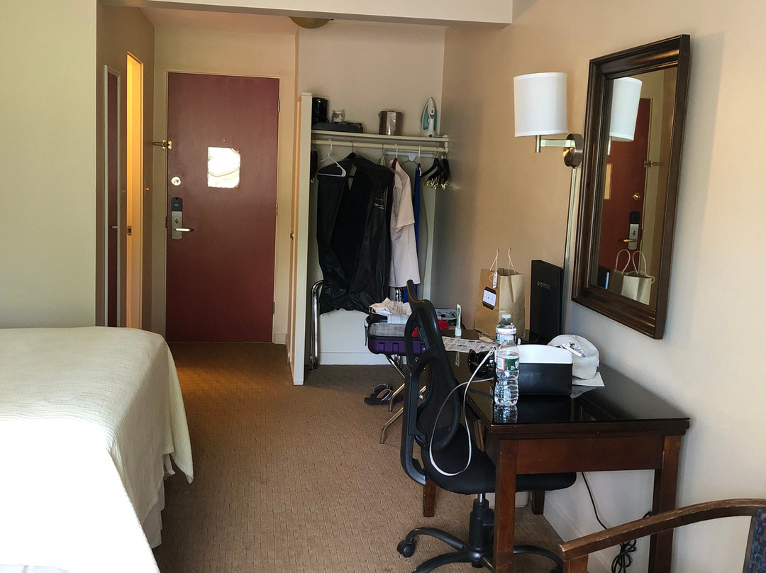 Silver Fox Inn主图