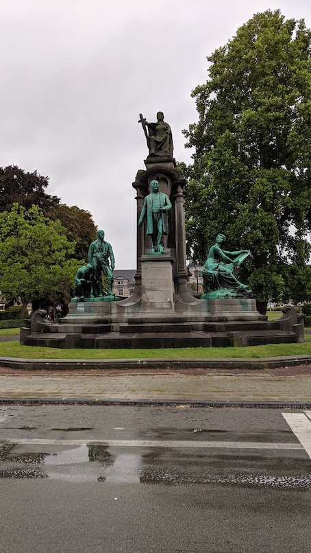 Monument Jules Bara景点图片