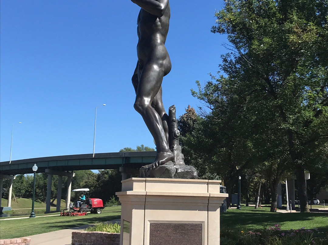 Michelangelo's David replica景点图片