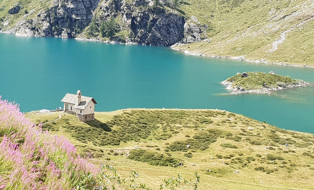 Lago di Cignana景点图片